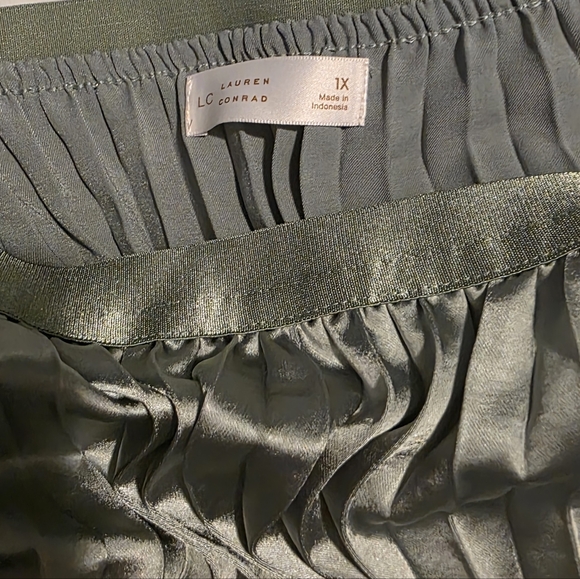 LC Lauren Conrad Pleated Pull-On Midi Skirt, Green - Picture 5 of 5